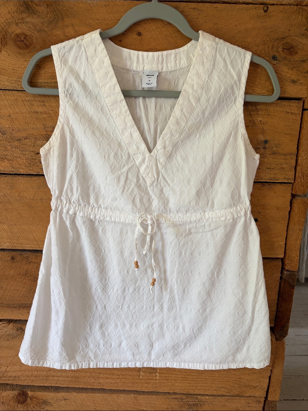 GAP White Sleeveless V-Neck Textured Tunic